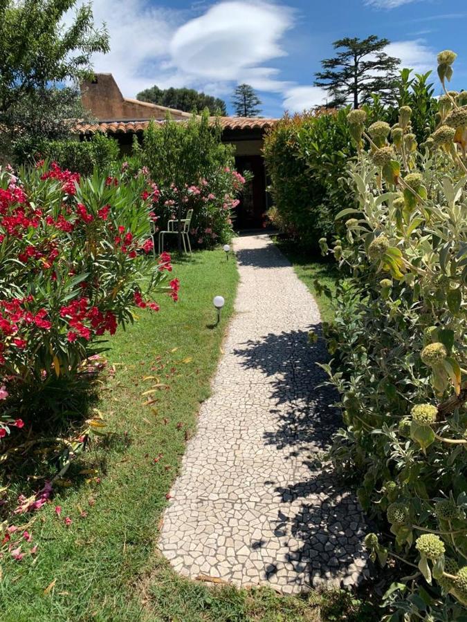 Gite La Loge 142 Route De Carpentras 84210 ヴナスク エクステリア 写真